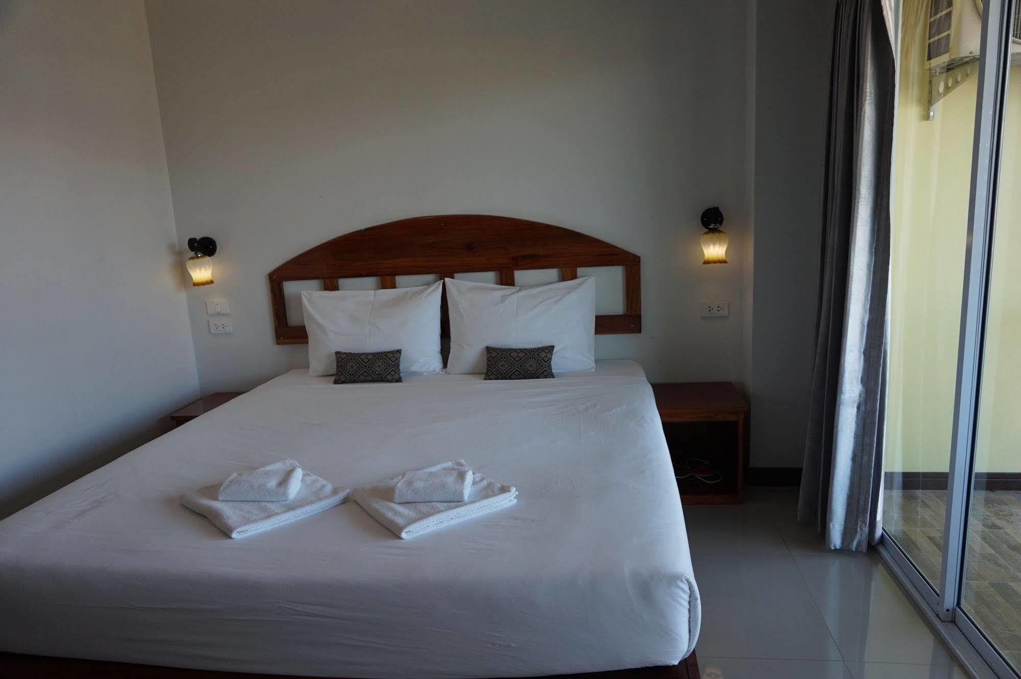 Baan Krittika Hotel Удон Тани Екстериор снимка