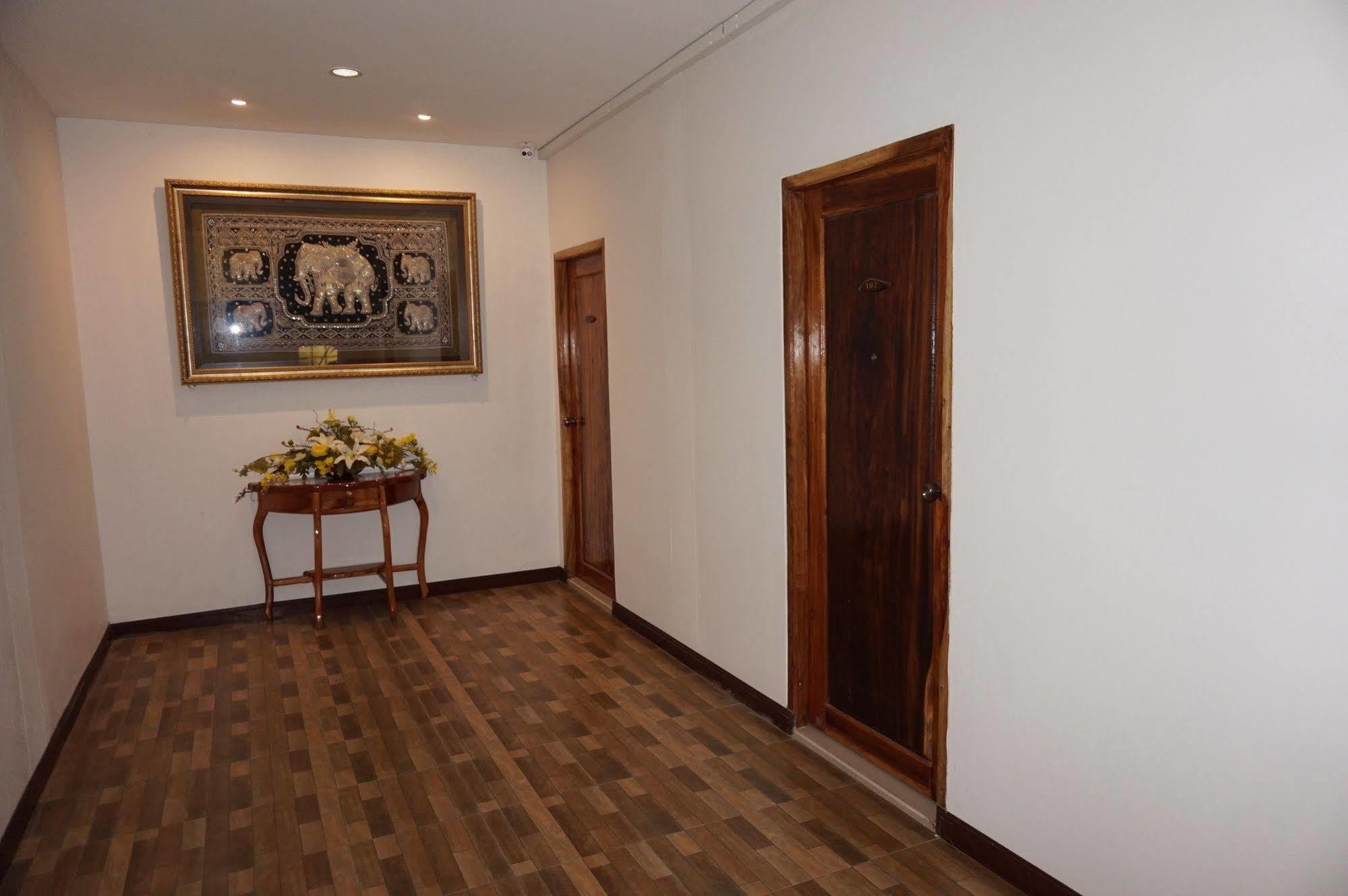 Baan Krittika Hotel Удон Тани Екстериор снимка